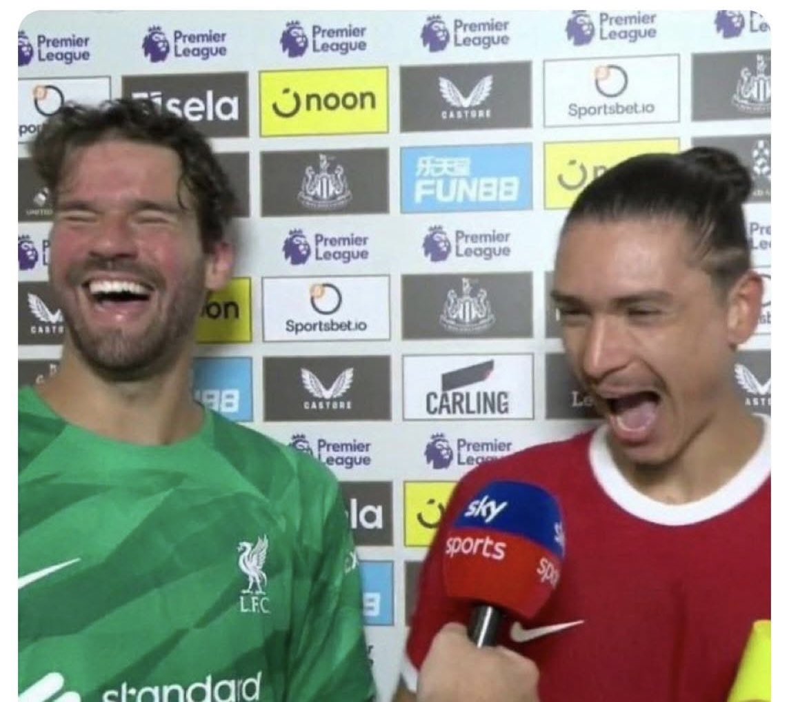Itz_Crossbow's tweet image. Happy birthday to the best goalkeeper in the world @Alissonbecker  #LiverpoolFC