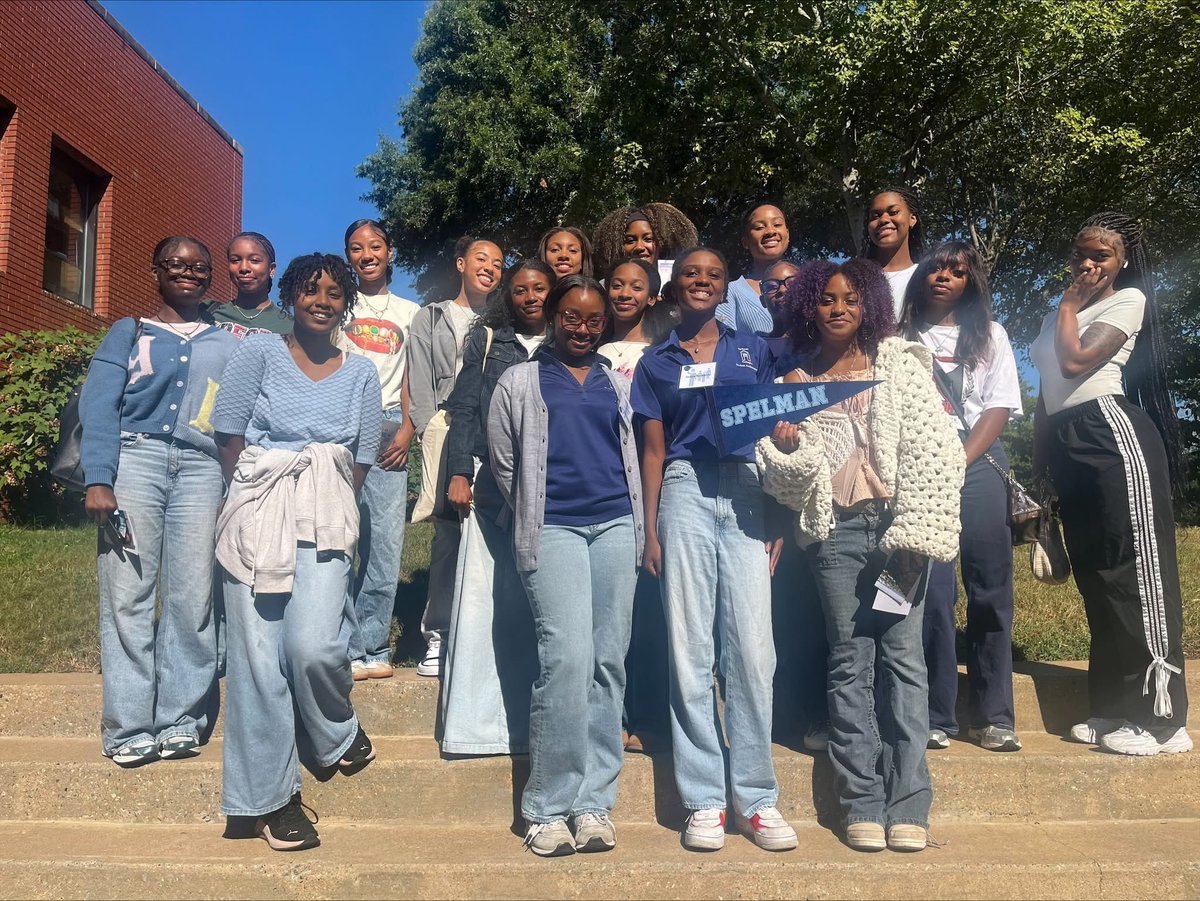 Some of our brightest students visiting Spelman College today.  Dr. Falcone, a Spelman grad herself, accompanied these young women.🏰👸🏽