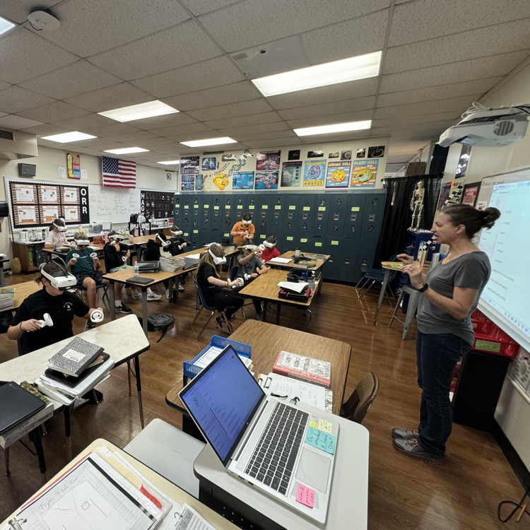 EBSMS_Falcons's tweet image. Mrs. Orr&apos;s science classes jumped into the future today with a virtual reality frog dissection! 🐸🔬 Our students explored anatomy in an immersive and exciting new way. #VREducation #ScienceClass #Innovation