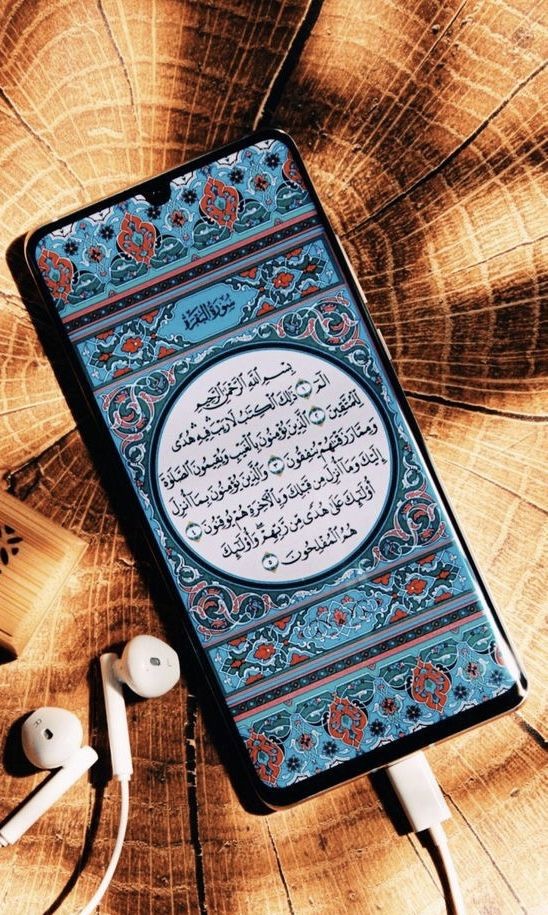 اللهم نعوذ بك من سَعيٍ بلا جدوى..
 ومن هدفٍ بلا قيمة..
ومن سَيْرٍ بلا دليل..
ومن دَربٍ بلا غاية..
ومن حياةٍ بلا معنى..
ومن زَرعٍ في أرضٍ جدباء..
ومن عُمرٍ لا يُشبهنا..

#مساء_الجمعة 
#تقبل_الله_منكم