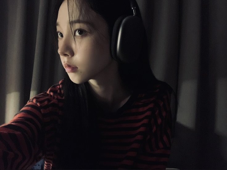 ⠀⠀ 
͏͏                          

 💭🩷 ...  selfie update 'cause I'm still
   alive, just busy with finding an inspiration 
   for my next song to produce  ᧔♡᧓

͏͏͏͏                 
͏͏
͏͏͏͏