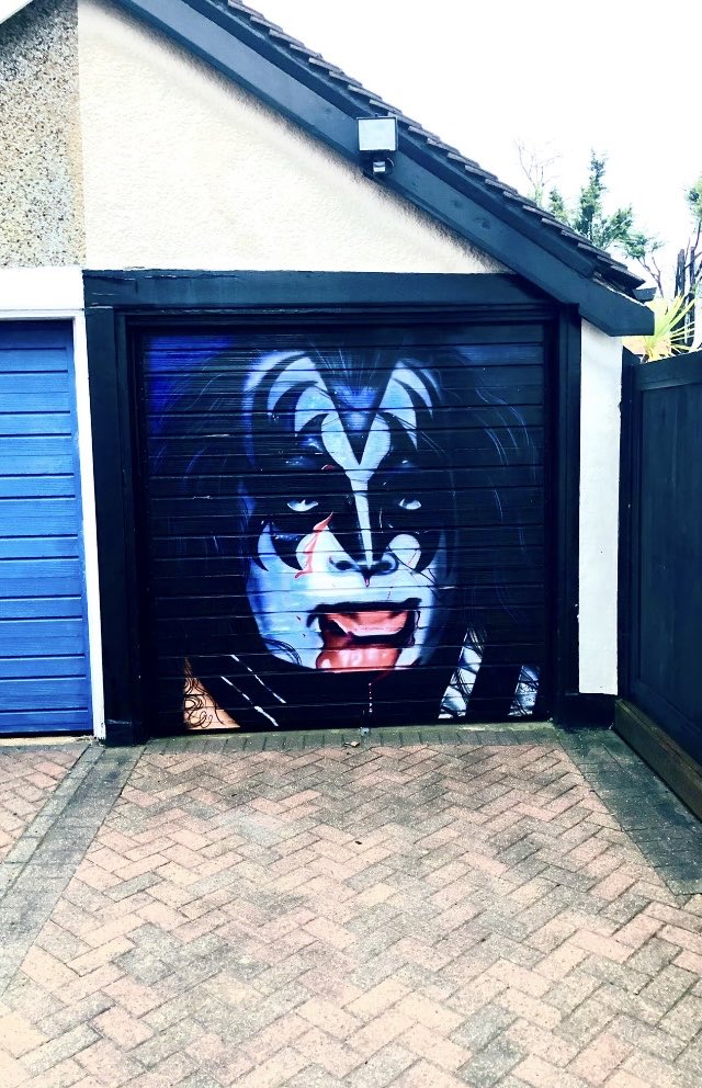 genesimmons's tweet photo. I love these. Send me more? https://t.co/tUAEtD2T3E