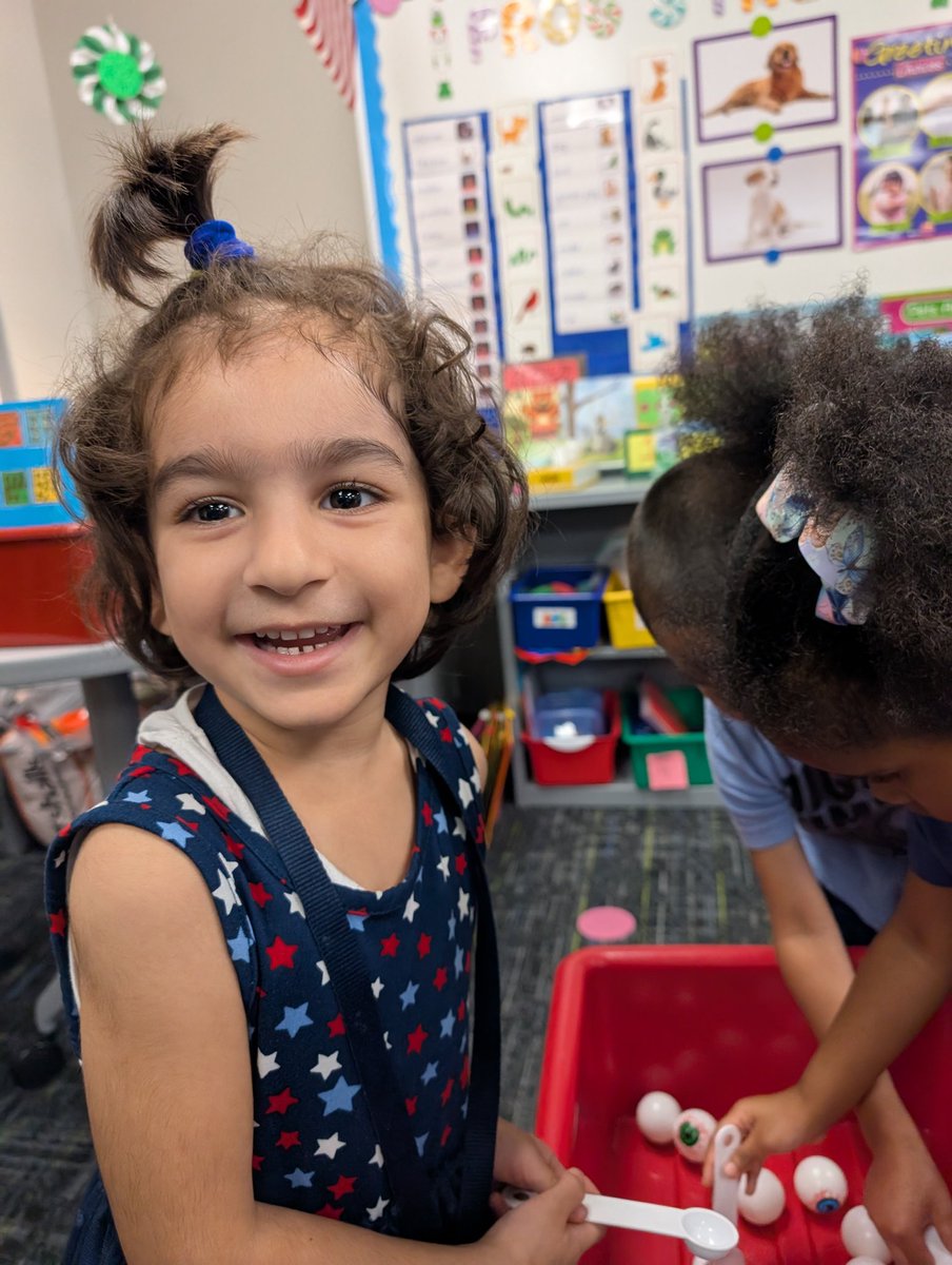BookerPreK's tweet image. Today I introduced the "CREEPY EYEBALL" sensory station. Students used measuring cups to sort eyeballs by color. They loved it @duryeaelem @duryeaschool @CyFairISD @CFISDPK1 #sensory #sorting #pathtoamazing