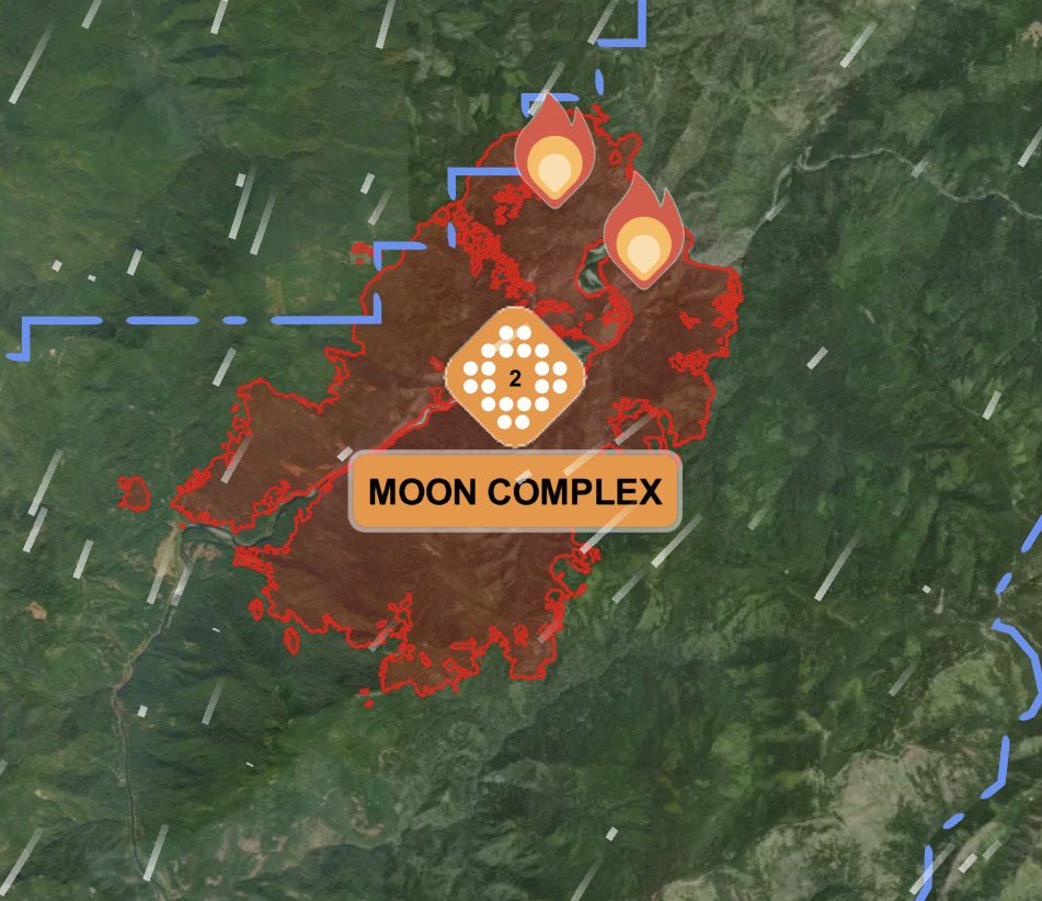 WCTOfficialYT's tweet image. 11 am advisory | the #Mooncomplex 

Today fire activity continues to remain minimal giving crews relief, on the west side crews continue to mop up inside the perimeter of spot fires along panther ridge and near illahe