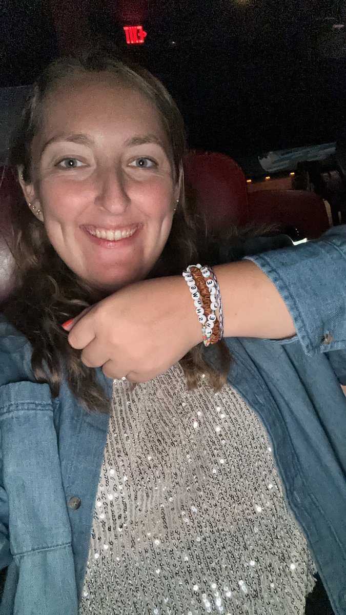 16stephanieg's tweet photo. It’s almost time!!! #TSTheOfficialReleasePartyOfAShowgirl #tsthelifeofashowgirl @taylornation13 @taylorswift13 https://t.co/NcAsNM1nnW