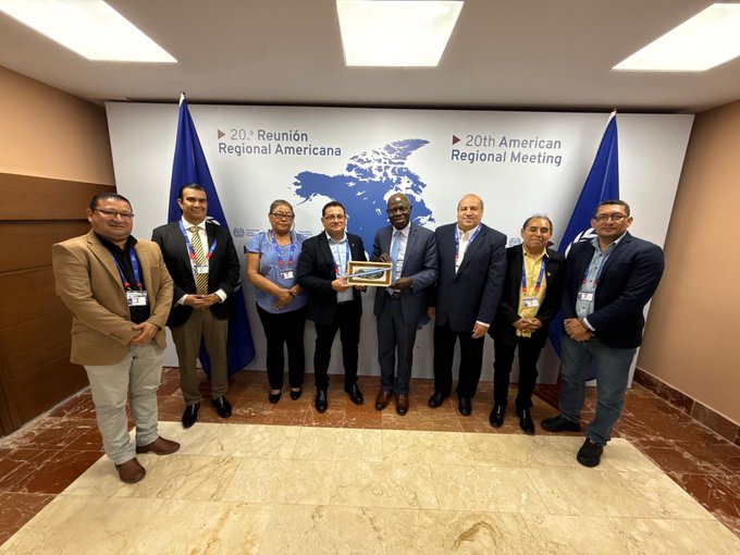 El Ministro de Trabajo y presidente nato del Consejo Superior del Trabajo, <a href="/RolandoCastroSv/">Rolando Castro</a> , encabezó la participación de El Salvador en la 20ª Reunión Regional Americana de la <a href="/OITAmericas/">OIT Américas</a> , acompañado por representantes del sector empleador y del sector trabajador.

En este