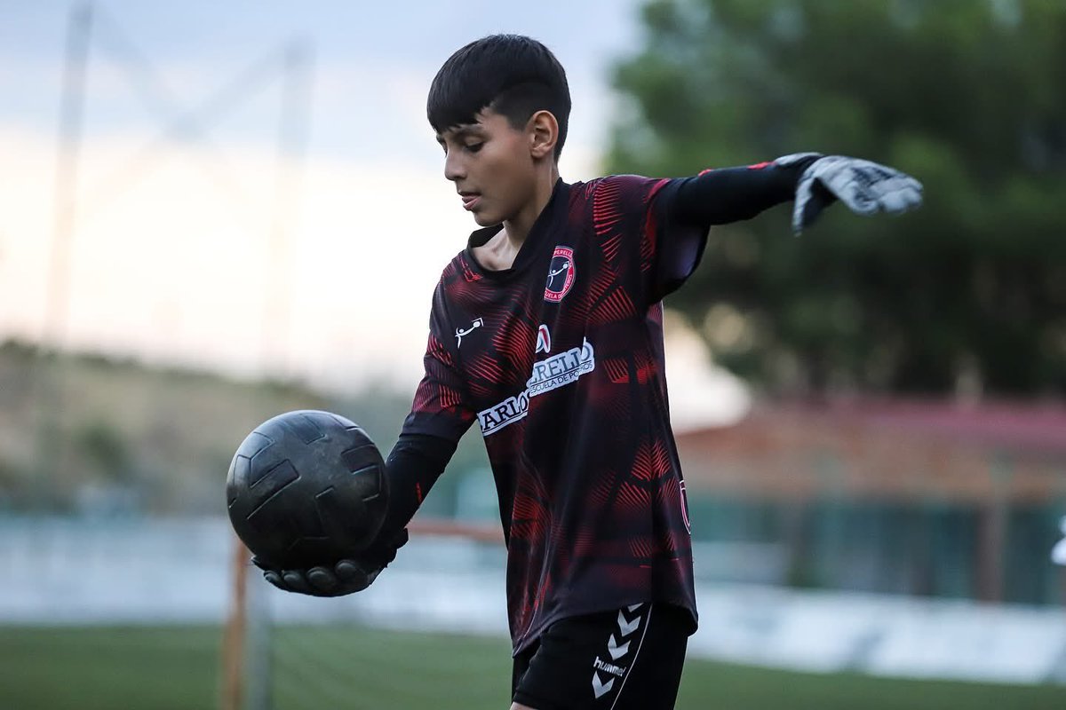EscuelaCPerello's tweet photo. ✅ Primera semana de octubre pasada con éxito.

😎 Os deseamos un feliz fin de semana a todos, suerte a nuestros porteros en su correspondiente partido de liga. https://t.co/HJzfD8aNRc