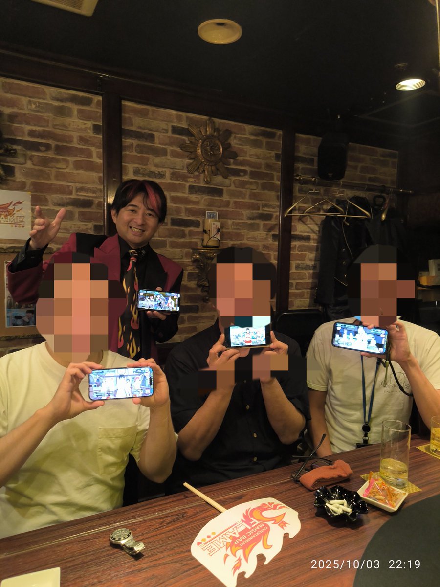 magiciannoflame's tweet photo. 今日はめちゃくちゃ嬉しいことがありました☝️😆
まさかのスクスト隊長さんたちがXを見て来店してくれました♪
心からスクストをやってきて更にここでぶっちゃけて良かったと思いました😊
マジックも楽しんでもらってその後のスクストの話が超盛り上がり楽しかったです♪

#スクスト
#スクスト2 https://t.co/DICi8Xyexa