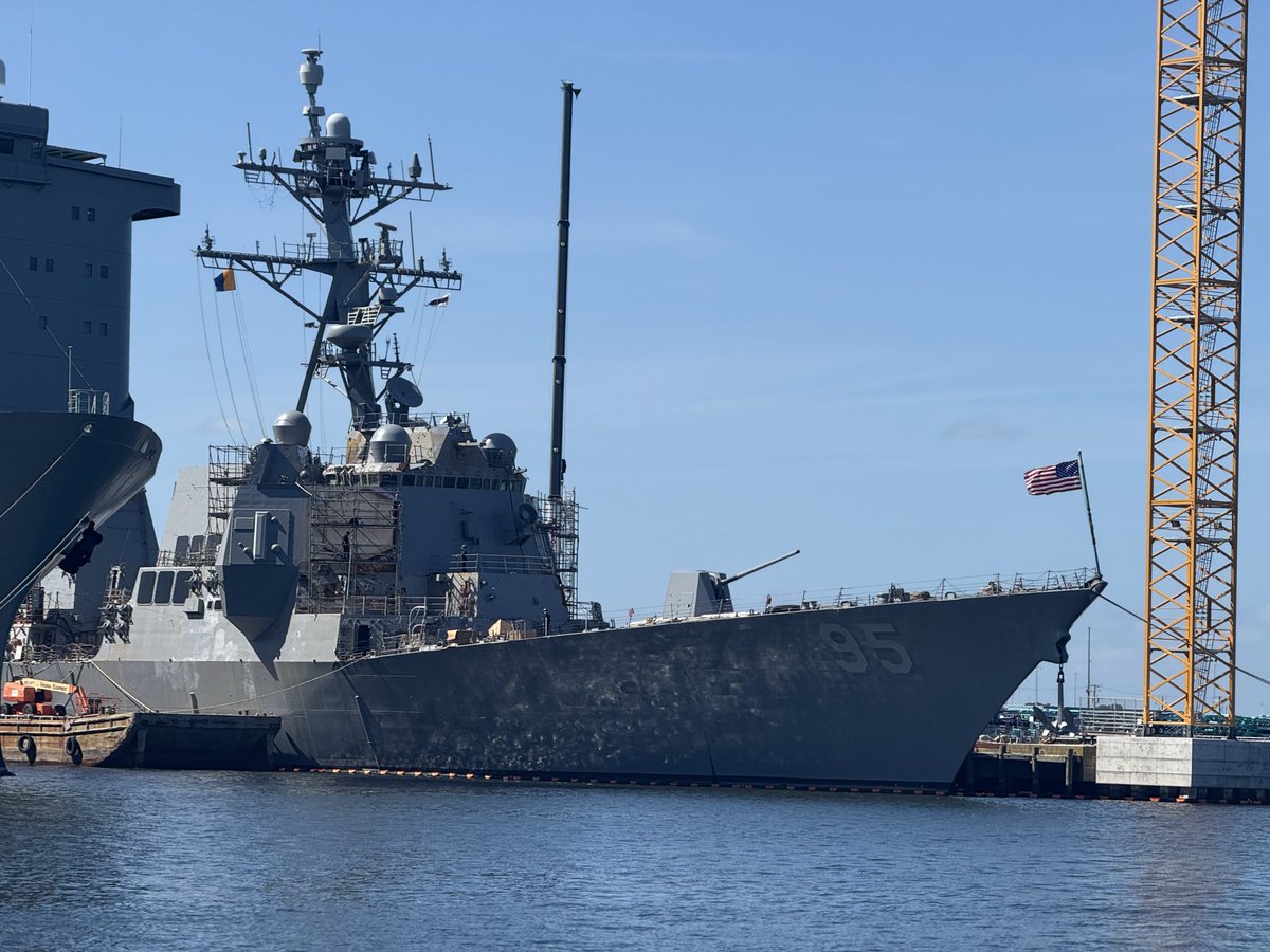 PrezRitsu's tweet photo. @WarshipCam DDG 95 in yards. Appears to get bigger cheeks! https://t.co/5gY2nowcKk