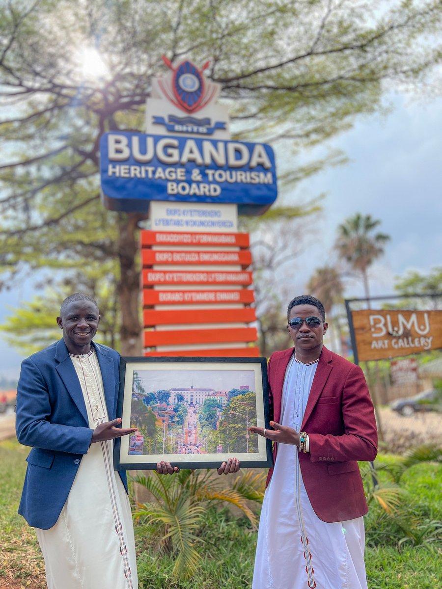 Ssenyonyiderick's tweet photo. This evening I met with Mr. @NajibSsekikubo, the new Executive Director of the Buganda Heritage & Tourism Board (@TourBugandaUG). I also delivered one of my photographs in support of #OperationSleepWell from @BJacquie_P
In our meeting, he emphasised that Buganda Kingdom welcomes all content creators and storytellers who want to document and share its heritage, his office door is open for you.
Mr. Ssekibubo recently took over from @AlbertKasozi, who served with dedication and left a strong foundation for the Kingdom’s tourism.
Congratulations, Mr. Ssekibubo, on your appointment. I look forward to working together to preserve Buganda’s heritage and grow visitor numbers for Buganda and Uganda.
Kulwa Katonda Nensi Yange🇺🇬