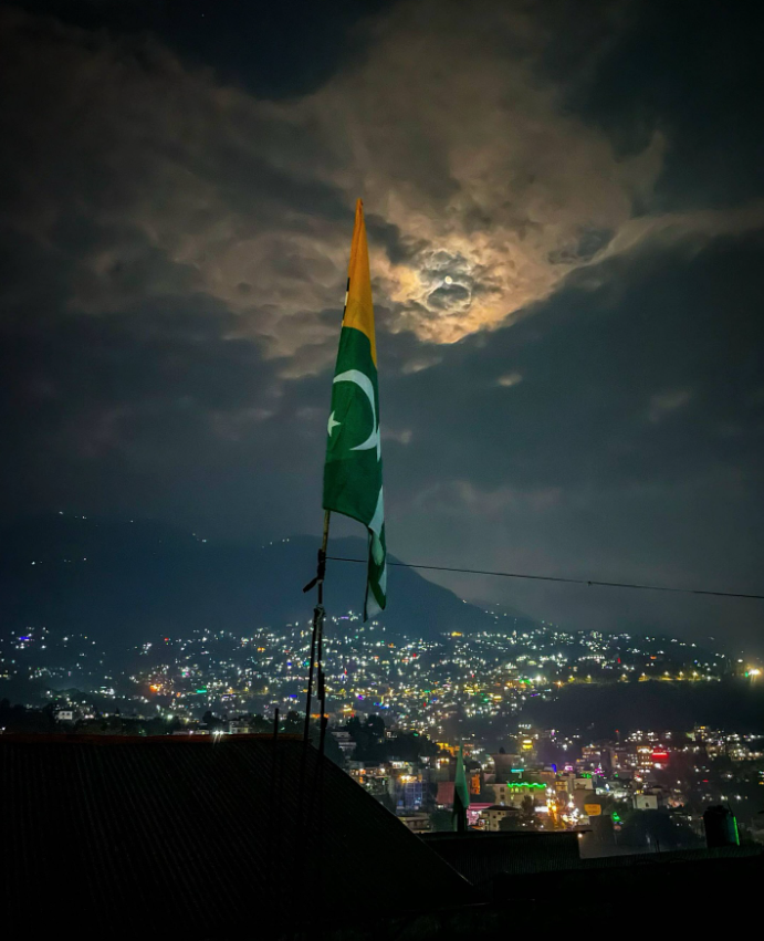 deadsouldotcom's tweet photo. بغیر اس کے ممکن نہیں شناخت میری
میرا کشمیر ہے میرے شجرہِ نصب کی طرح https://t.co/FLmZa4bYLt