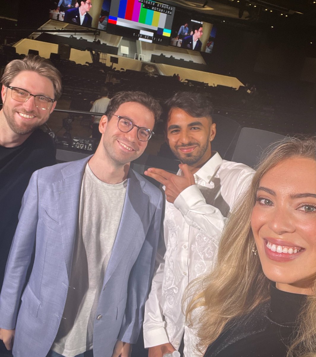 Julesgambit tweet media