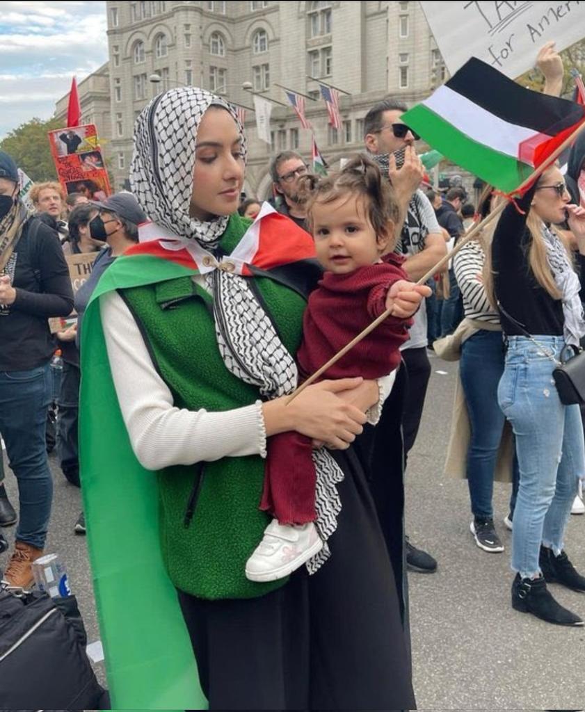 Let’s break the algorithm  —  reply with a dot.