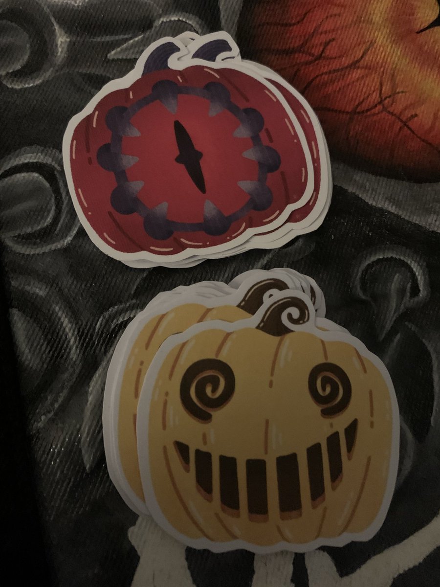 at alton towers on sunday? keep a look out for some pumpkin stickers being hidden around the park 
or find me (nemesis jacket &amp; saw bag) 🎃
