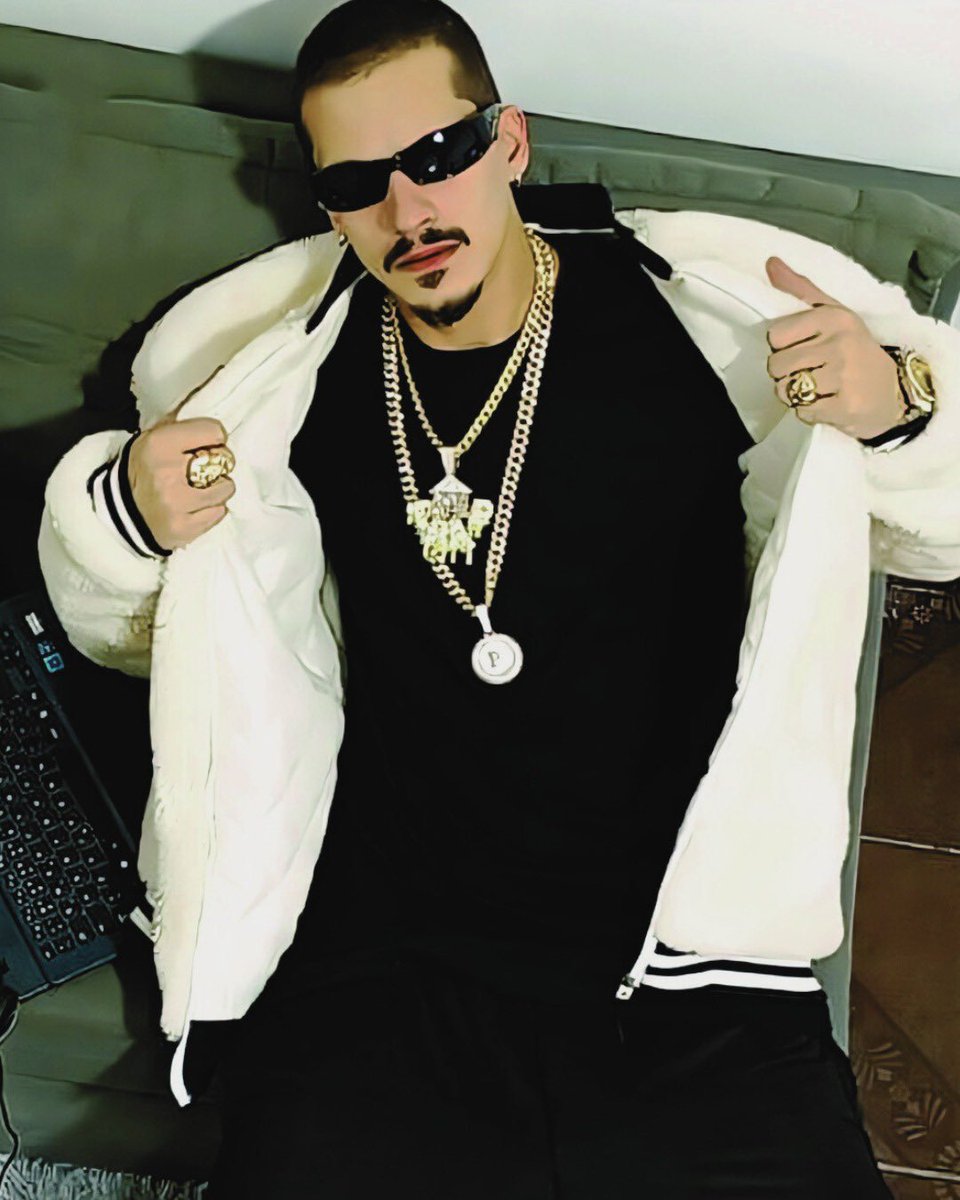 rapemacaoo's tweet photo. Com participação de Bc Raff, Tchurran apresenta seu novo projeto “TrapTape” 🔥 https://t.co/A3ZJTRsedh
