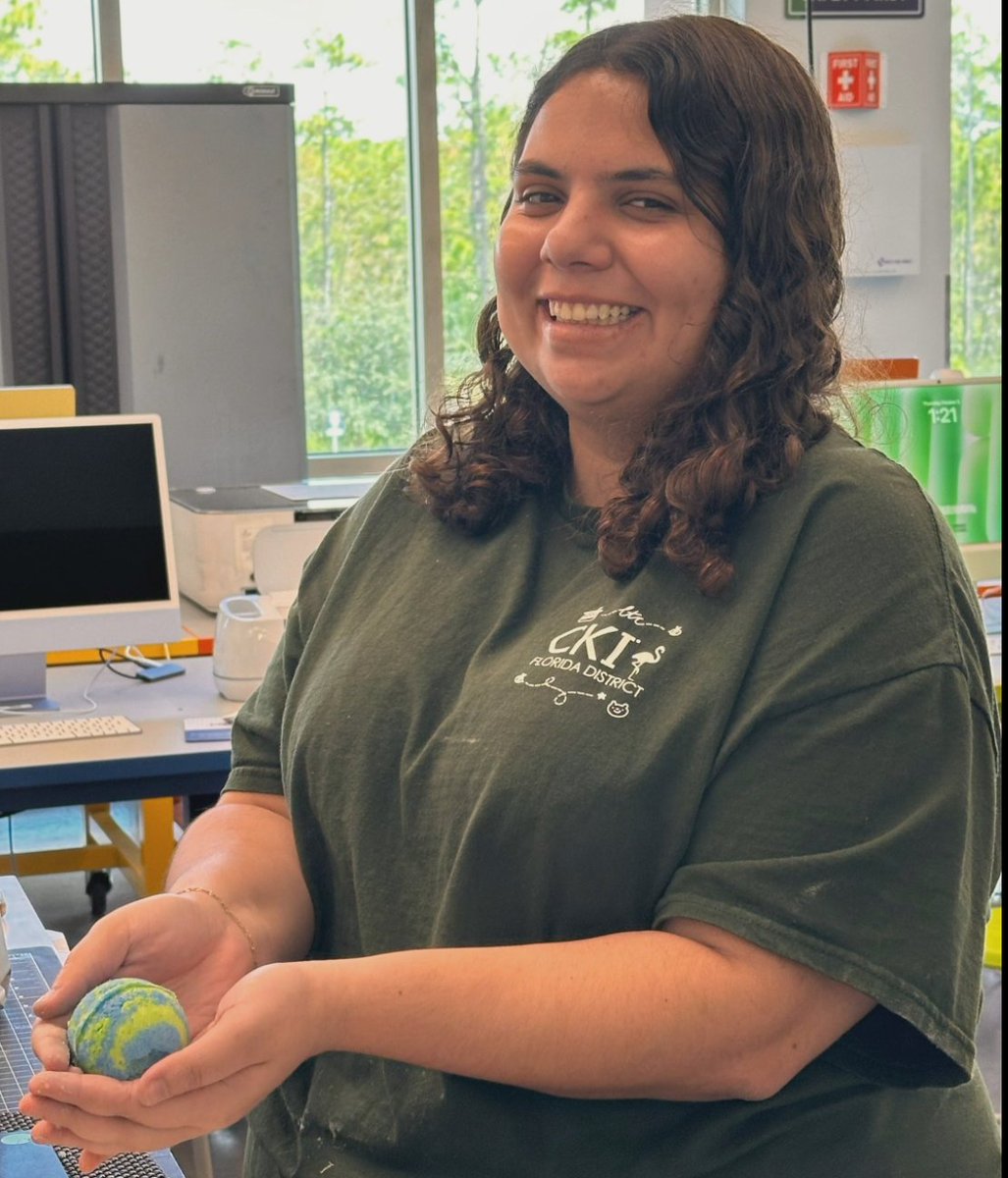 The Rist Family Foundation Makerspace at FGCU’s Daveler &amp; Kauanui School of Entrepreneurship is where ideas come to life. Student entrepreneur Kati Hernandez is turning innovative ideas into reality with her handcrafted Bath Fizzies.

#FGCU #FGCUDKSOE