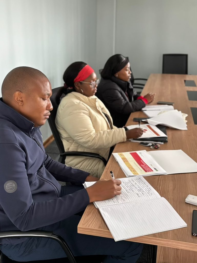 DannhauserMuni's tweet photo. Isukile Programme.
The Municipal Manager, Mr. M Sithole, together with the Director of Community Services, Mr. Ngwabe, today hosted a delegation from the kZN Department of Sport, Arts and Culture at the  led by the Director Western Cluster: Dr. N.F Biyela.
#DannhauserMunicipality https://t.co/wl1k6WtWGD