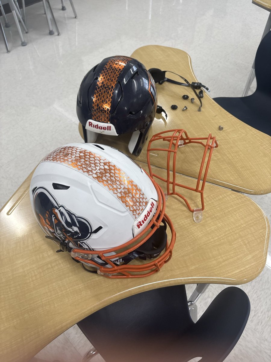 Coach Chad Watson (@coachwatsonkhs) on Twitter photo Want to give a big shout out to all our coaches <a href="/KCobrasFootball/">#8 Kirkwood Football</a> for changing out these <a href="/GameDaySkinz/">Game Day Skinz</a> for our playersโฆ
Itโs a job to get this done but worth it for our guys!
#KirkwoodMen๐ Want to give a big shout out to all our coaches <a href="/KCobrasFootball/">#8 Kirkwood Football</a> for changing out these <a href="/GameDaySkinz/">Game Day Skinz</a> for our playersโฆ
Itโs a job to get this done but worth it for our guys!
#KirkwoodMen๐