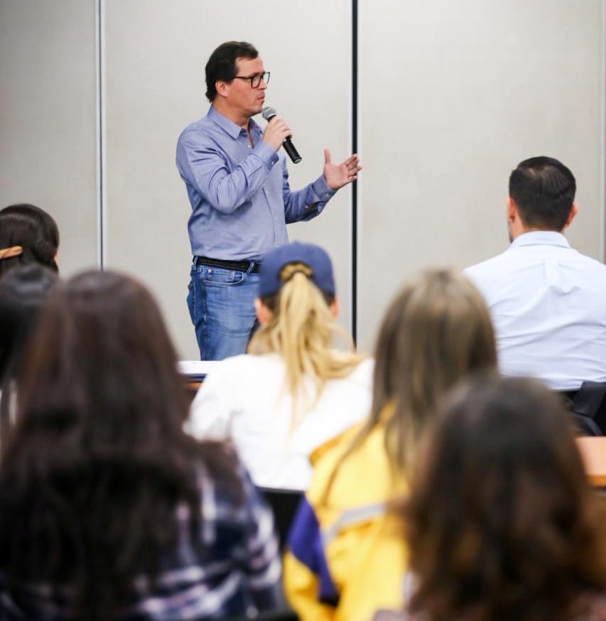 Hoy se realizó la sexta sesión extraordinaria del Consejo Distrital para la
Gestión del Riesgo de Desastres – CDGRD 2025 para realizar seguimiento a temporada de lluvias. <a href="/AlcaldiadeMed/">Alcaldía de Medellín</a>