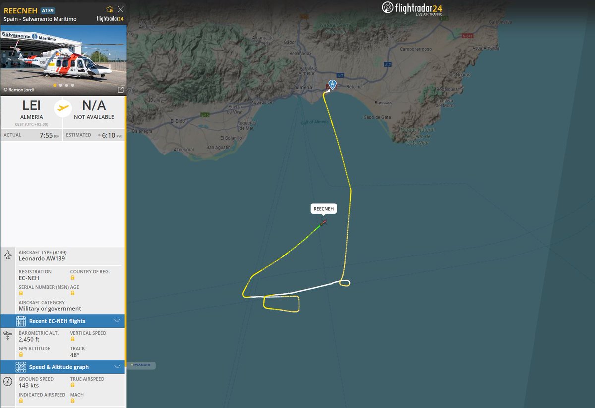 Springbok1973's tweet image. Los rusos del M/T #ASCALON🇷🇺 se habrán llevado un susto con la presencia del AW 139 H/S 221 de Salvamento marítImo en una misión #SAR, o un ejercicio* EVAMED con el Oil products M/T LISA ESSBERGER 🇵🇹, a la salida del TTS Cabo de Gata.

No valoro que un helicóptero SAR civil esté