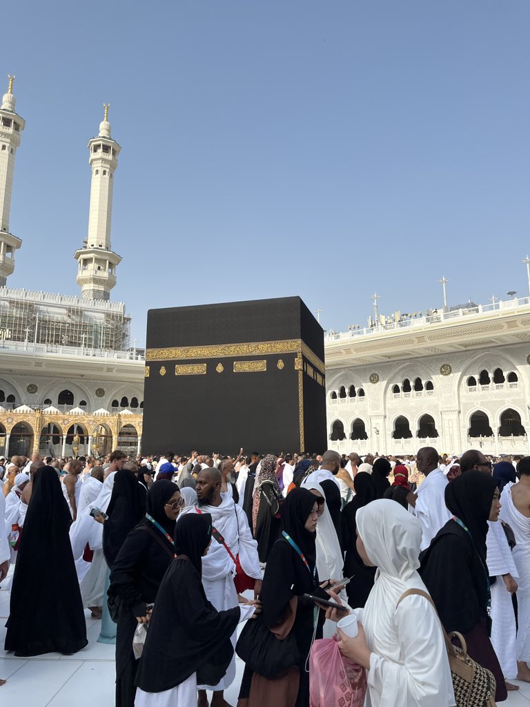 pr0iy's tweet photo. همشي واسيب كل الحلاوه دي ازاي بجد 🥺
ربنا يكتبهالي كل سنه يارب اللهم امين ♥️ https://t.co/9bSzI4lu4f