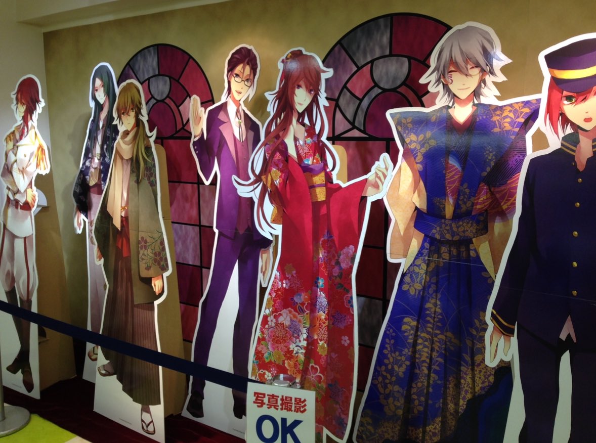 popico123's tweet photo. これはめいこいをまだタイトルしか知らない時に、どっかのゲーセンで置いてあったパネル達を何気なく撮った時の写真…2013年… https://t.co/OjYs4kZiTt