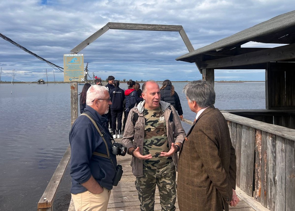 OSCEinAlbania's tweet image. 🌊🦩 Protecting #environment means working together! Today, Amb. Tarran visited Divjaka-Karavasta National Park and discussed with Mayor, park authorities &amp;amp; NGOs the importance of joint action, youth engagement &amp;amp; eco-tourism to conserve one of 🇦🇱’s unique ecosystems.