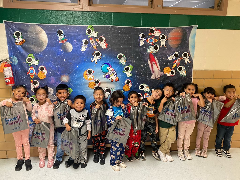 🎉 Attendance pays off! 🎉 Ms. Cena’s class earned 3 tickets for strong attendance &amp; spun the wheel for a PJ Day! 💤👕 Every day counts—showing up leads to learning, growth &amp; fun! 🐺💚 #AttendanceMatters @fortworthisd <a href="/Aguilera_RJW/">Javier Aguilera</a> <a href="/CC_Renteria/">Christine Cano Renteria</a>