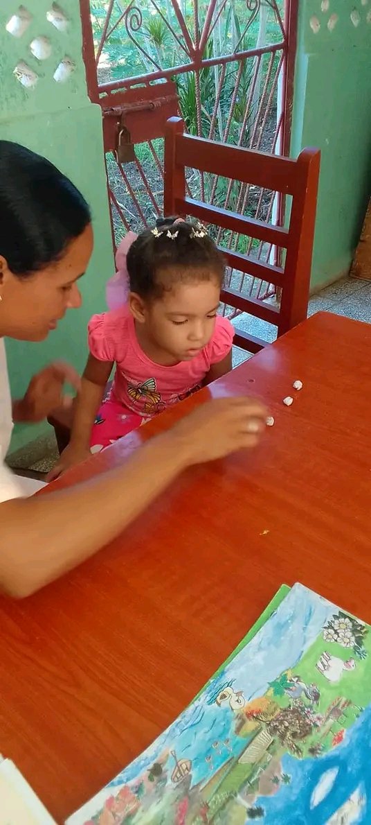 #Jobabo ... Las Tunas. 65 Aniversario de los Círculos Infantiles.💯 años de Fidel: Siempre junto a los niños en el día de hoy el C/I Lindo Amanecer . La logopeda de nuestra institución realiza acciones para corregir y o compensar las dificultades en el lenguaje. <a href="/CampanaYan86292/">Yanara Campaña</a>