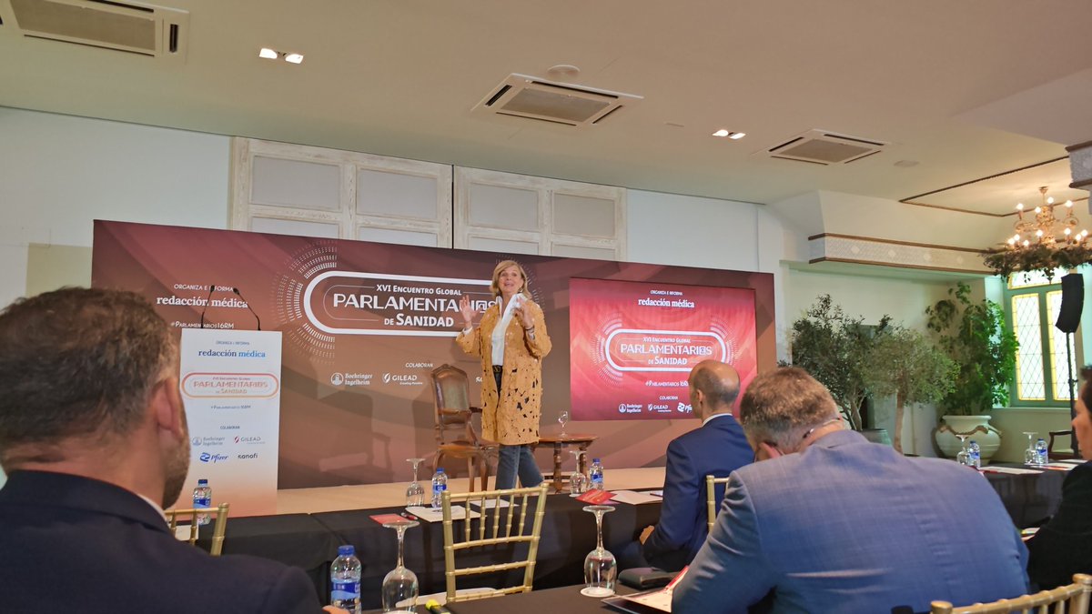 Maravilloso discurso de la <a href="/DrMariaNeira/">Dr Maria Neira</a>  para abrir el  #Parlamentarios16RM poniendo la salud en el centro (y no la sanidad) algo que hacemos desde <a href="/IzquierdaUnida/">Izquierda Unida🔻🇵🇸</a> e <a href="/iusalud/">IU Salud 🔻</a> desde hace años.

Apostaremos por las políticas públicas de salud en las jornadas de <a href="/redaccionmedica/">Redacción Médica</a>