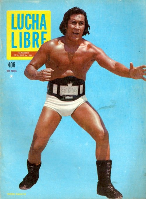 #EnUnDíaComoHoy pero de 1975, el Perro Aguayo perdía su cabellera por segunda ocasión en su carrera tras caer derrotado en duelo de apuestas ante Santo, el enmascarado de plata en la Arena México. 

¡Una lucha de poder a poder entre dos ídolos!