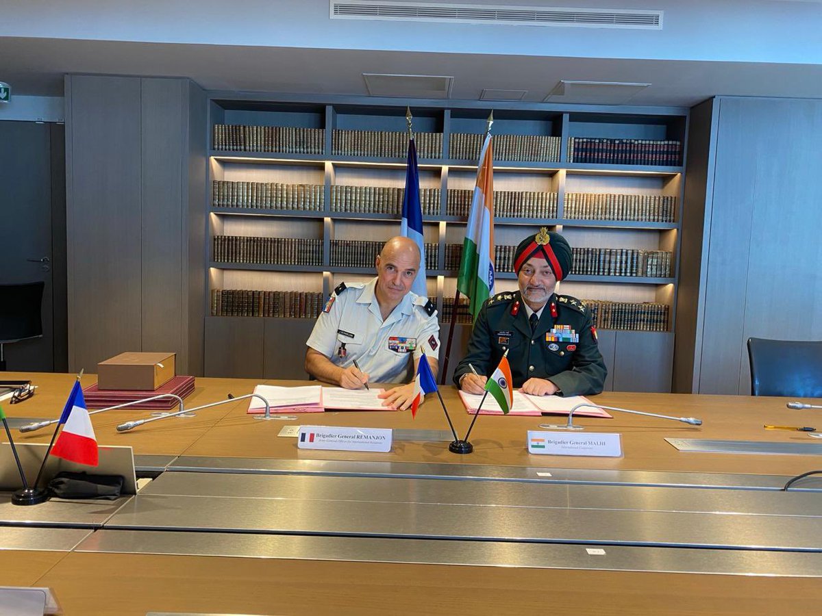 Officier général relations internationales Terre tweet media