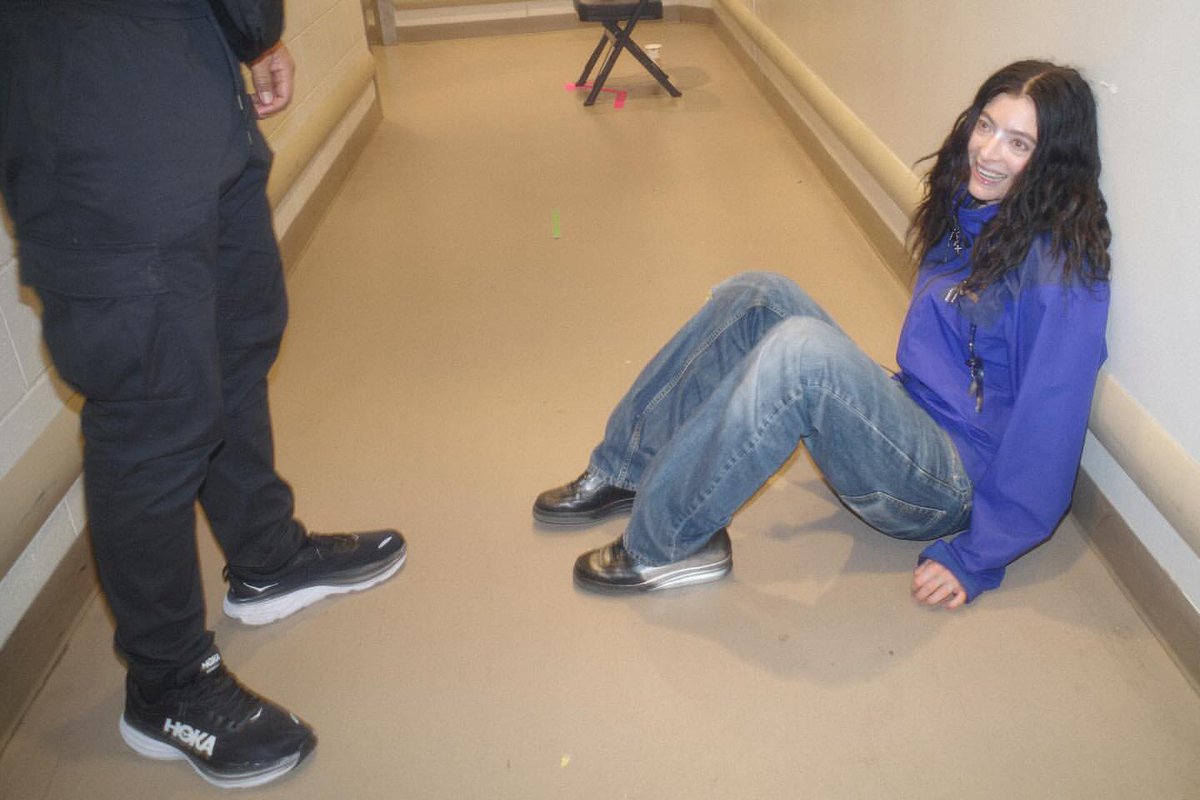 Lorde Updates 🧬⛓️ tweet media