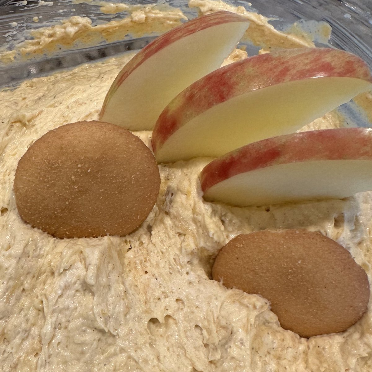 SamaleeAllen's tweet image. Day 2 of #punkinchunkin2025🎃PUMPKIN PIE DIP is light and fluffy like a mousse and super easy to make and easier to dip into with your choice of "vehicle." I found the recipe at OnMyKidsPlate.com
#pumpkinseason #pumpkins #pumpkinspice #glutenfree #sugarfree #31daysofpumpkin