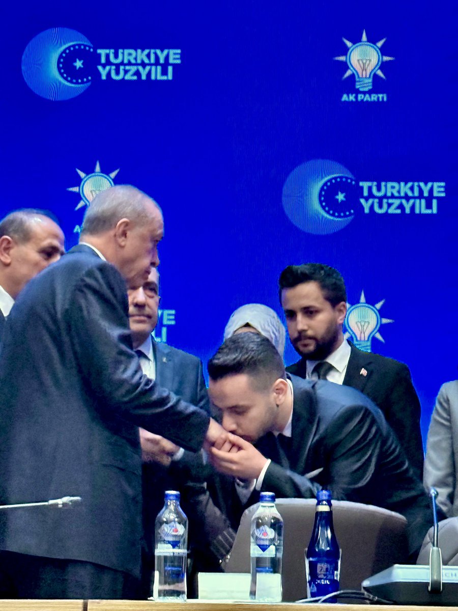 Yusuf ÖZDEMİR (@yusuffzdmr) on Twitter photo Yolun, Yolumuzdur! 
Gençliğimi Senin Mücadelene Denk Getiren Rabbime Hamd olsun…
<a href="/RTErdogan/">Recep Tayyip Erdoğan</a> Yolun, Yolumuzdur! 
Gençliğimi Senin Mücadelene Denk Getiren Rabbime Hamd olsun…
<a href="/RTErdogan/">Recep Tayyip Erdoğan</a>