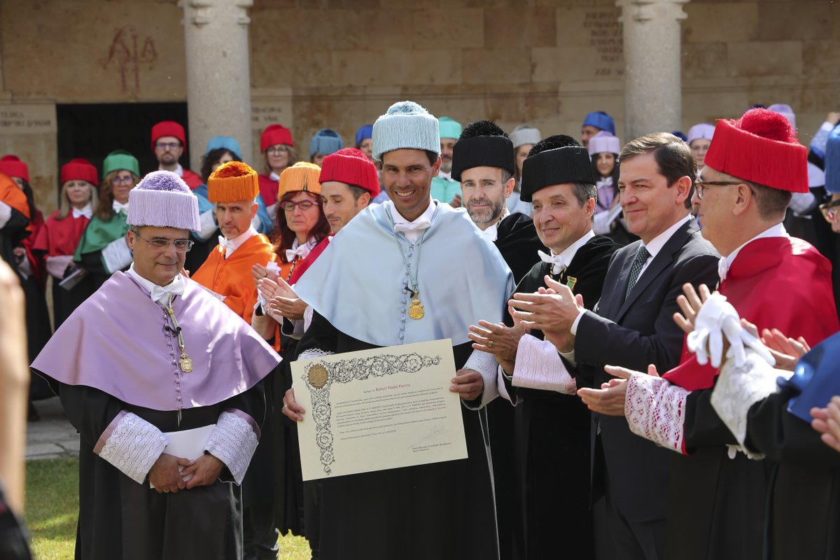 Ayer la Universidad de Salamanca invistió como doctor honoris causa a <a href="/RafaelNadal/">Rafa Nadal</a>.

Gracias por una jornada que quedará en la memoria de la Universidad.

Para el rector Juan Manuel Corchado la incorporación de Rafael Nadal al Claustro de Doctores es “un orgullo” y advirtió que