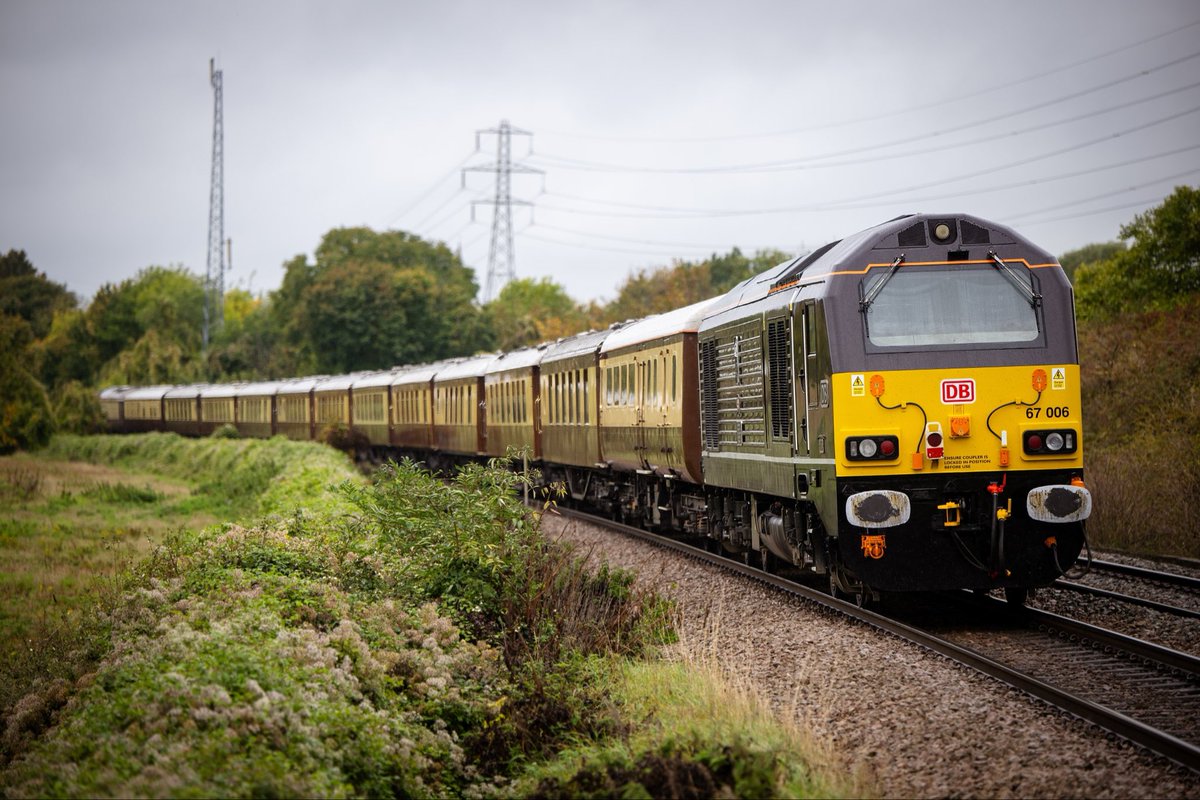 Belmond British Pullman - London Victoria to Stamford. 3rd October 2025. 

📌 Stamford, Lincolnshire