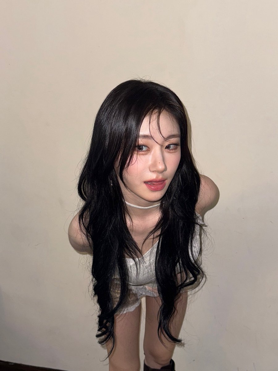 chaerpics's tweet photo. 💭🦊 https://t.co/XKRjIXQz4H