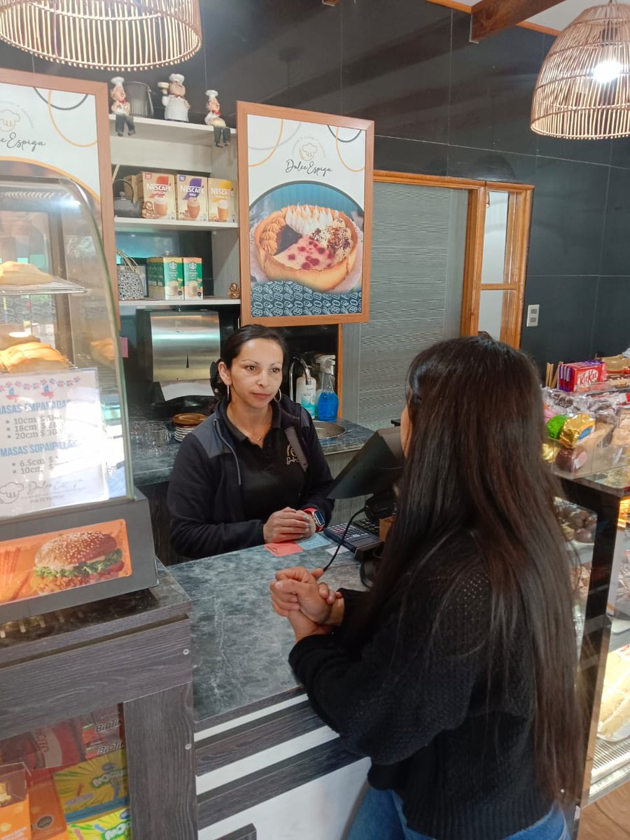 SRequinoa's tweet photo. Durante la mañana de ayer jueves 02 de octubre,nos dirigimos a la Cafetería Dulce Espiga del sector Abra (MYPE focalizada) con el objetivo de realizar sensibilización sobre Tipos de drogas, daños y consecuencias.
@sendaohiggins https://t.co/hBxdk3DgKC