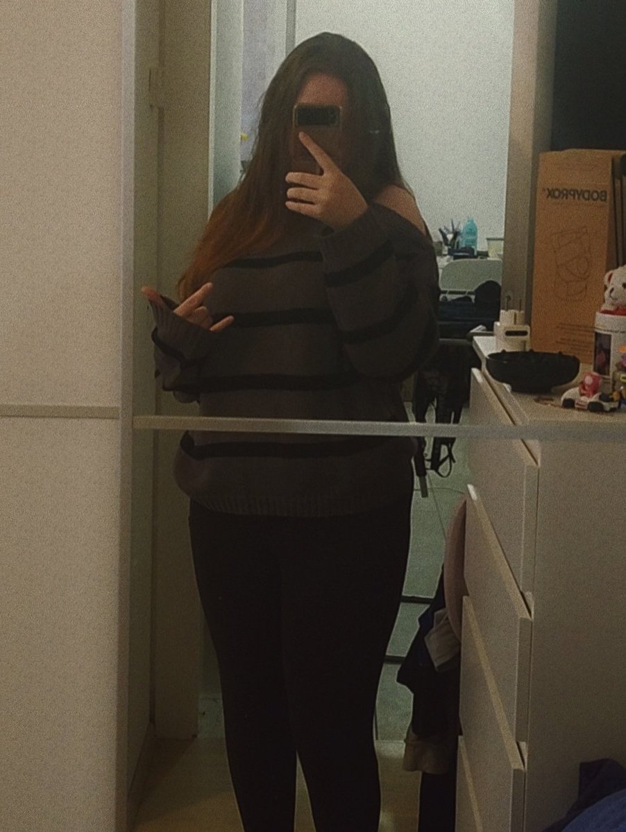 Ich bin online. Die letzten tage waren nicht so toll... Deine Aufgabe mich wieder aufzumuntern!
-
#findom #geldherrin #zahlsklave