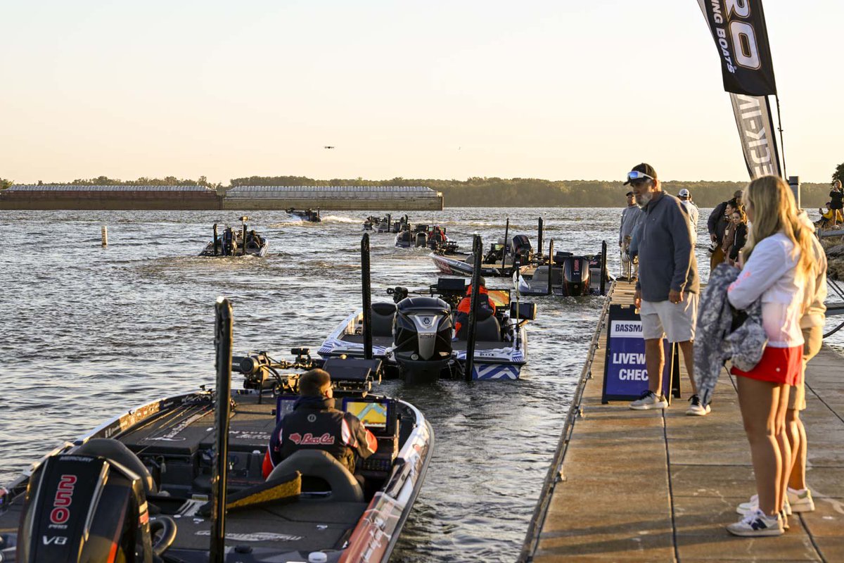 bassmaster's tweet photo. Morning vibes at Wheeler Lake as Day 2 kicks off. Donโt miss the full gallery on https://t.co/x7d0GcytyK ๐๐ click the link in the comments!
๐ธ Andy Crawford
#bass #bassmaster #BassEQ
#elitequalifier #bassfishing https://t.co/SMbERS7sz6
