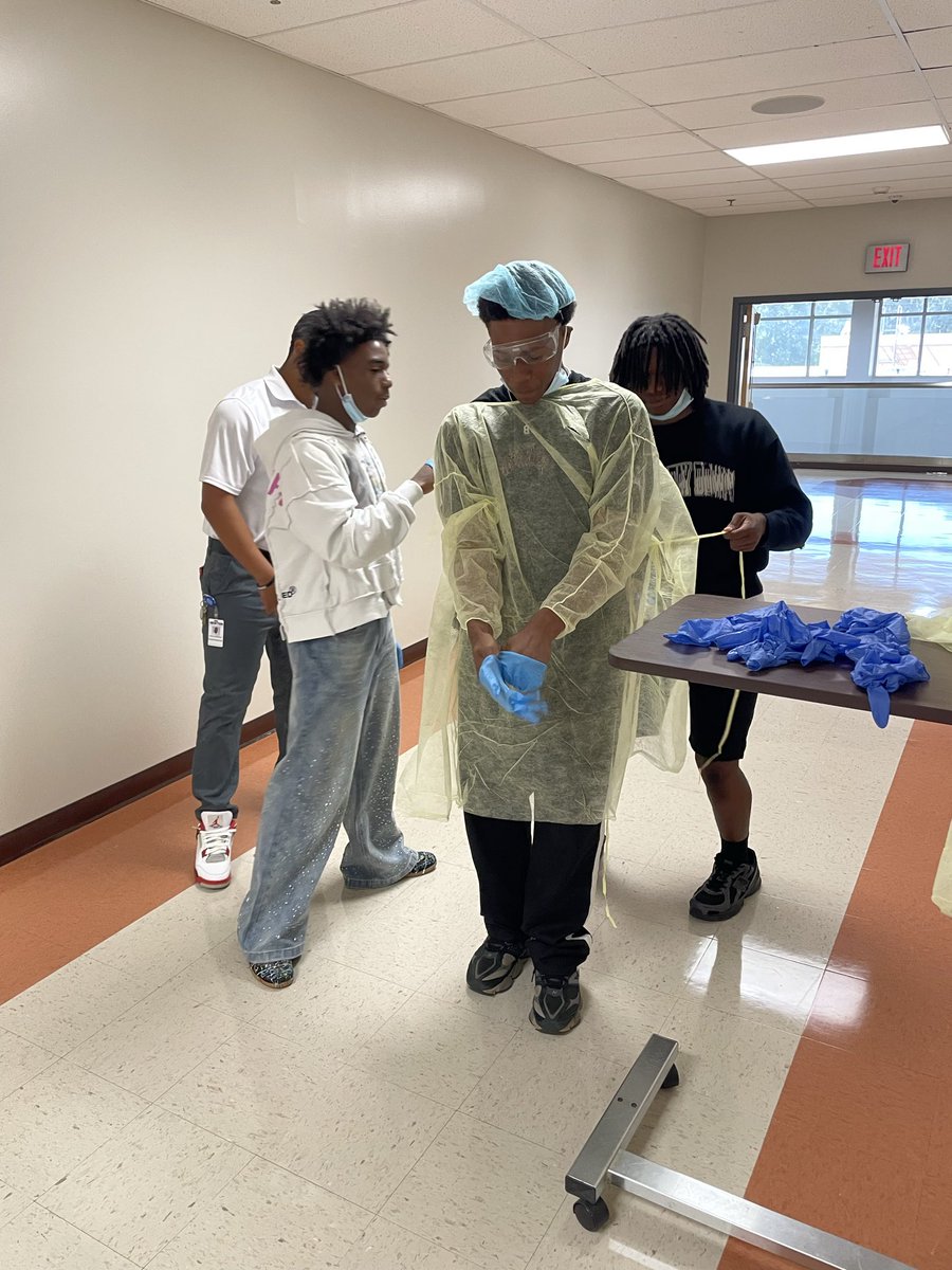 Roberta Axson tweet media