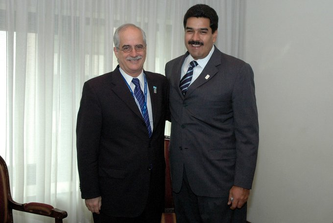 Linda foto del profesor Jirafales y el señor Barriga