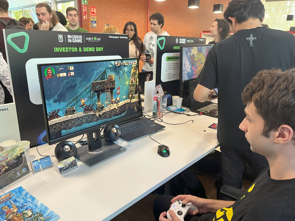 Our troops have returned from the mission: @MadridInGame Investor &amp; #DemoDay

The stand was full, many soldiers 🪖 tested 🎮 #OperationHighjump 🪂 — their feedback is our best intel!

Thanks to <a href="/TesuraGames/">Tesura Games 👾</a>,mentors,press,visitors,peers and the org team🎖️

#IndieDev #gamedev