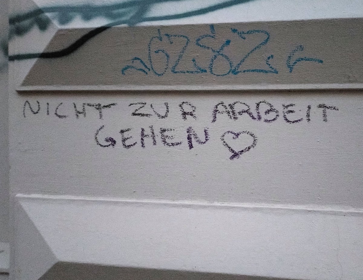 Nevoc_'s tweet photo. Nach zwei Monaten so langsam ans Großstadtleben gewöhnt.
Der tägliche Pendelweg ist jedenfalls ganz unterhaltsam ^^ https://t.co/dw0ElGICzz