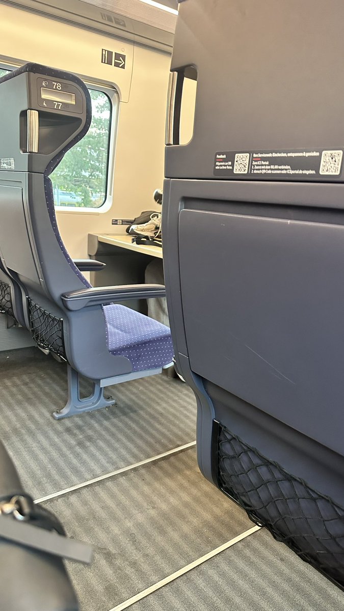 Wie können Menschen so eklig sein einfach Schuhe auf Tisch packen 🥴