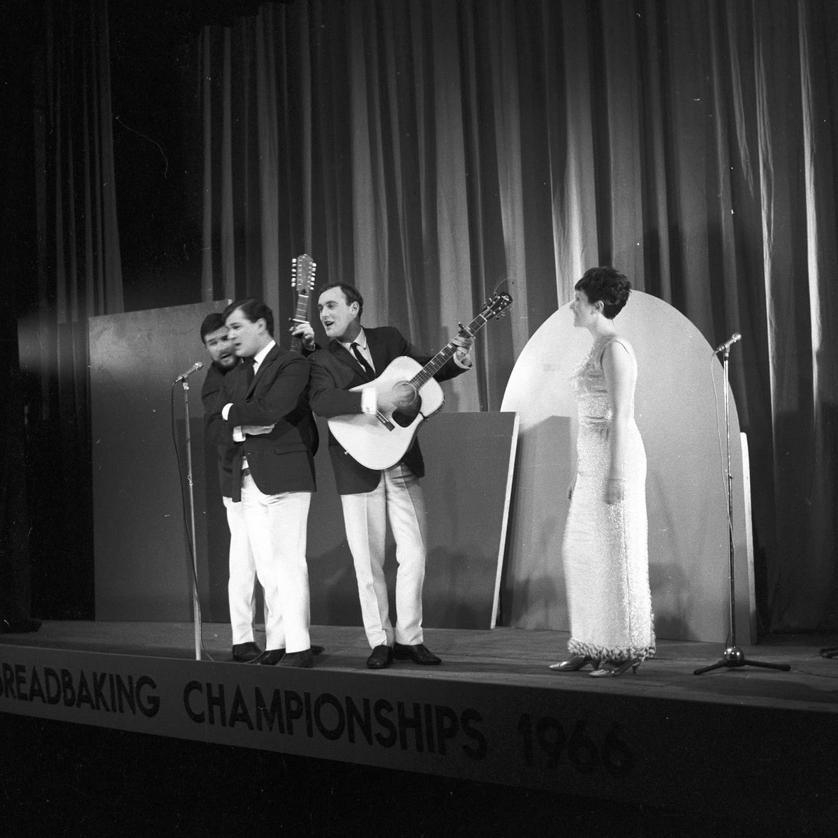 ESBArchives's tweet image. National Bread Baking Schools Finals in County Limerick, 12 December 1966

#ESB #ESBArchives #BreadMaking #Baking