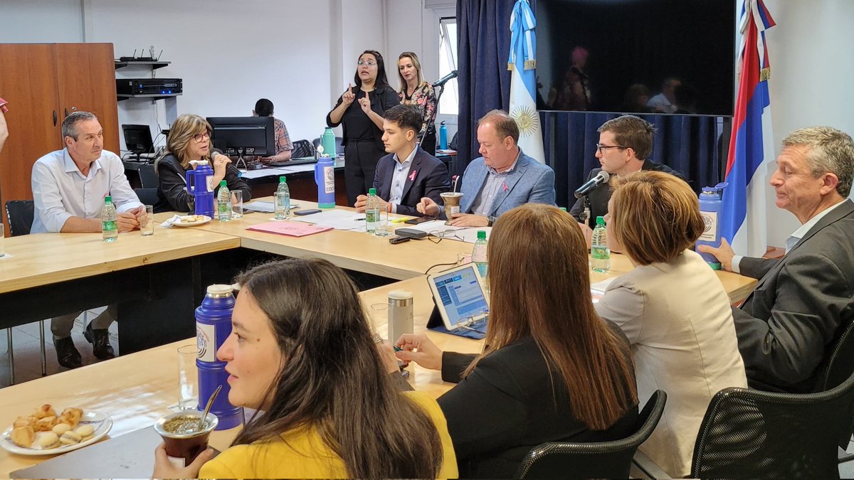 🔹 Dr. Héctor Mariano Viola
⚖️ En audiencia pública, el Dr. Héctor Mariano Viola expuso su experiencia para ocupar el cargo de Juez de Paz Titular Letrado de Segunda Categoría en Santa Ana.
Dictamen favorable de la Comisión 🙌
#Misiones #AudienciasPúblicas #Justicia