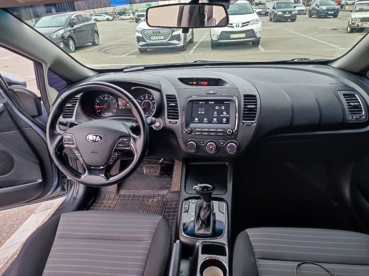 Kia Forte 2017 2.0 mpi на автоматі
144 000 км
Легке ДТП
Камера, карПлей, утримання в полосі, сліпі зони, єврооптика по кругу. 
ГБО вписане та обслужено.
Машина обслужена по повній
12900$ торг
Київ