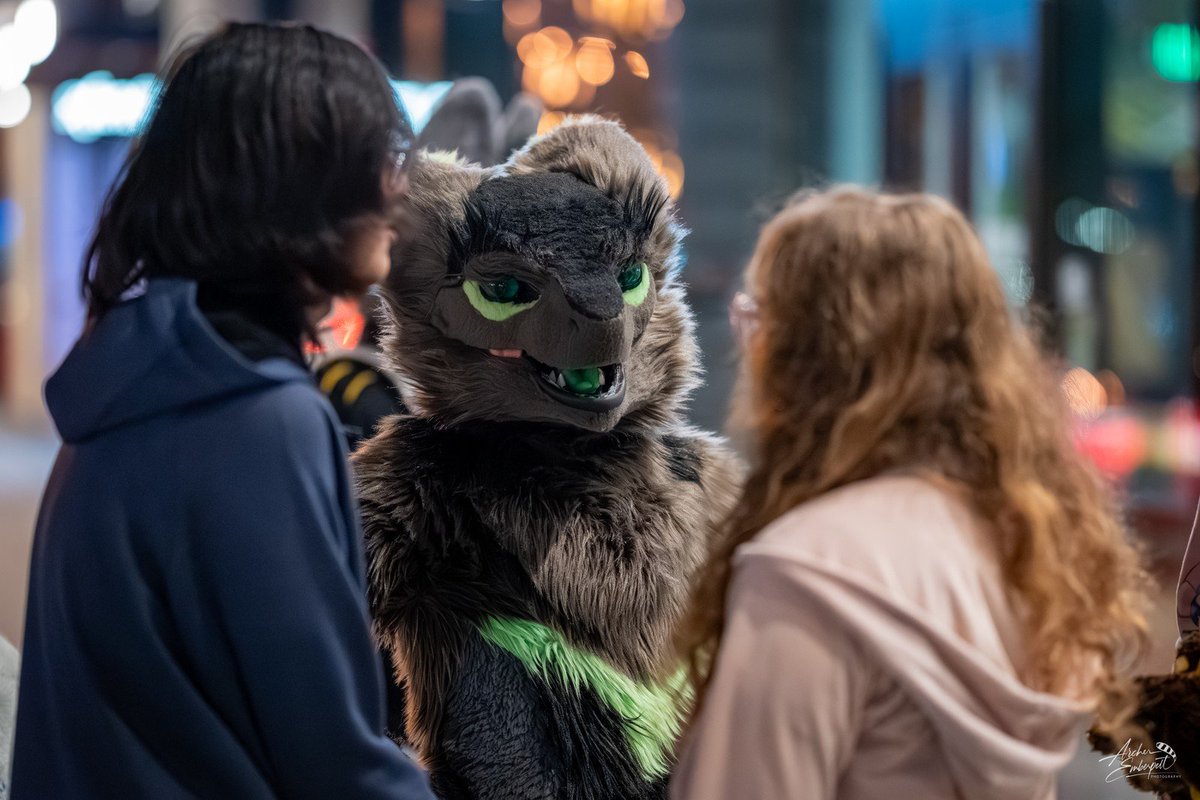 Oh yeah, I am probably banned from there...
#Sergal #FursuitFriday
📸: <a href="/ArcherEmberpelt/">Archer 🔜 BLFC</a>